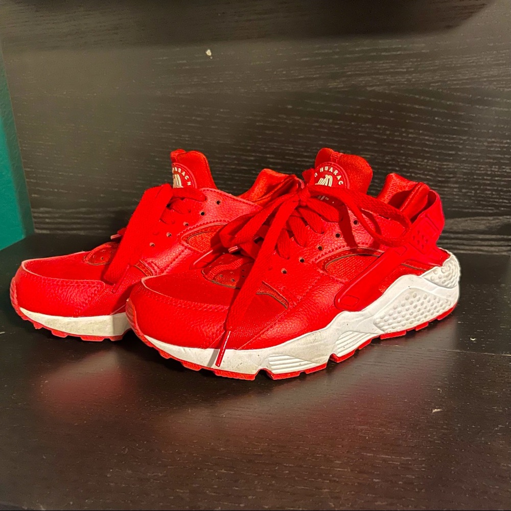 Custom Nike Huaraches in Red/White size 6